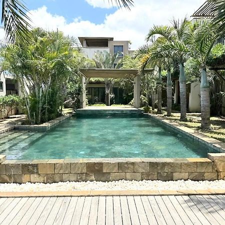 Stunning 3-Bedroom Apartment With Private Rooftop Terrace & Gorgeous Pool Flic-en-Flacq Екстериор снимка
