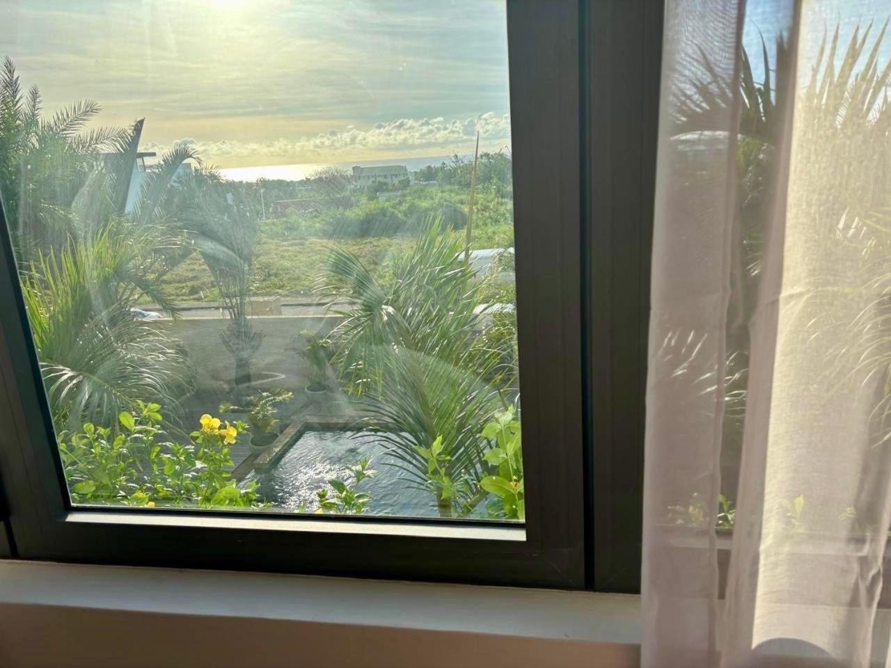 Stunning 3-Bedroom Apartment With Private Rooftop Terrace & Gorgeous Pool Flic-en-Flacq Екстериор снимка
