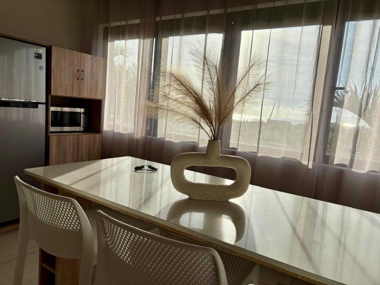 Stunning 3-Bedroom Apartment With Private Rooftop Terrace & Gorgeous Pool Flic-en-Flacq Екстериор снимка